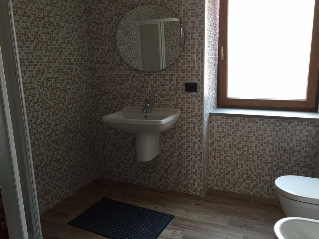 Fino Apartment Brembilla Bagian luar foto